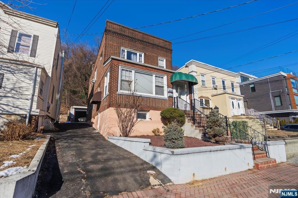 436 Undercliff Avenue, Edgewater, NJ, 07020