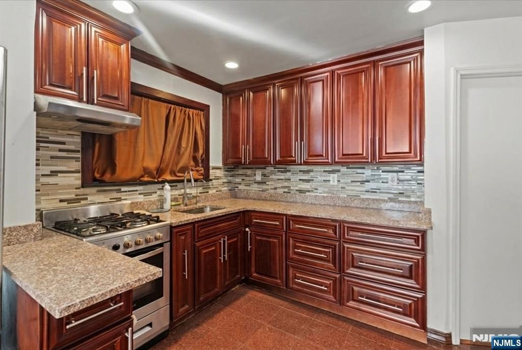 436 Undercliff Avenue, Edgewater, NJ, 07020