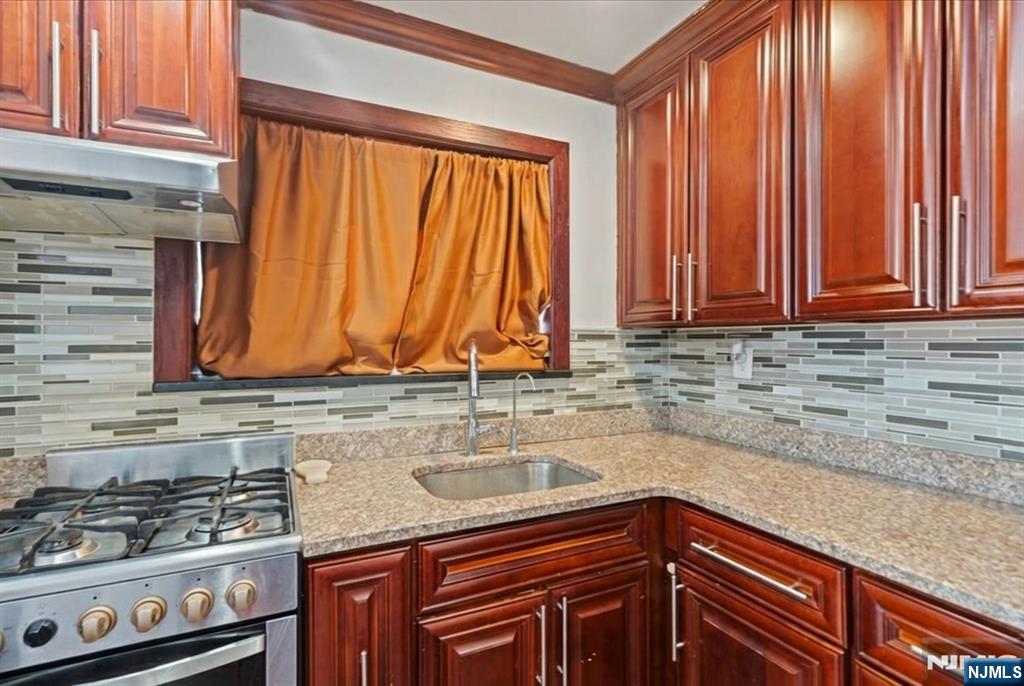 436 Undercliff Avenue, Edgewater, NJ, 07020