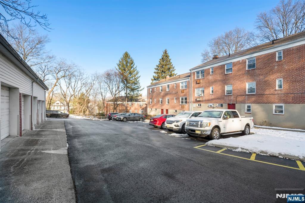 184 Hillside Avenue I1 - Photo 15