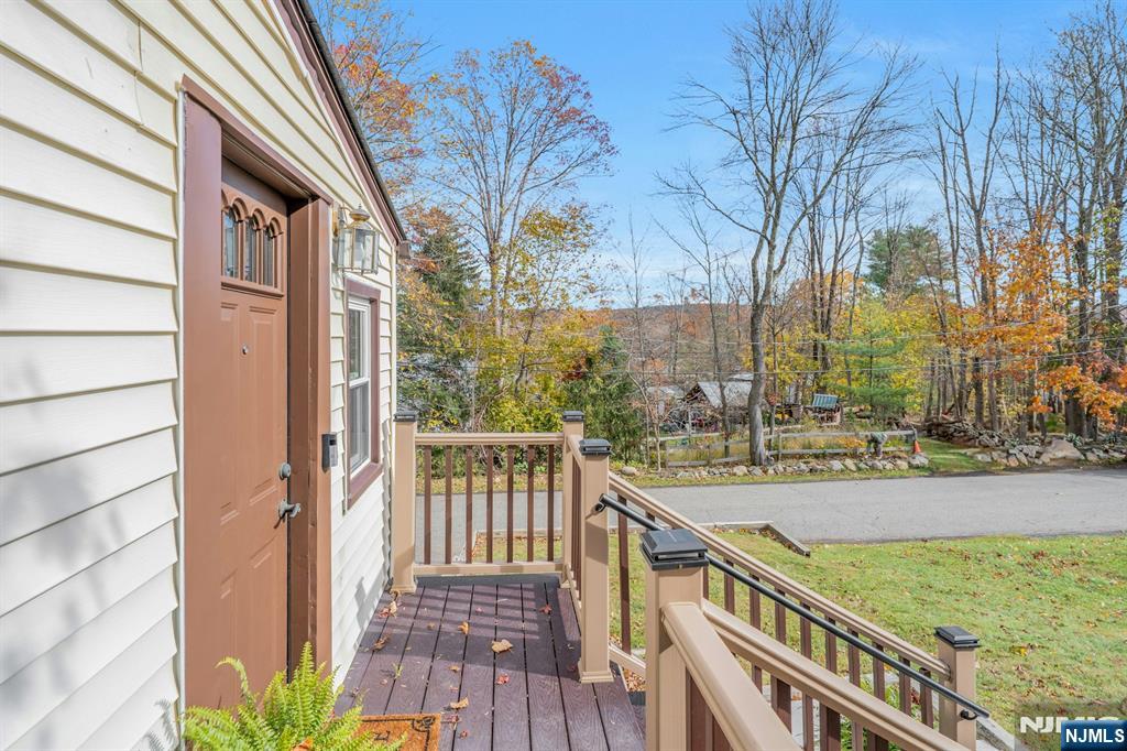 39 Delaware Road - Photo 4