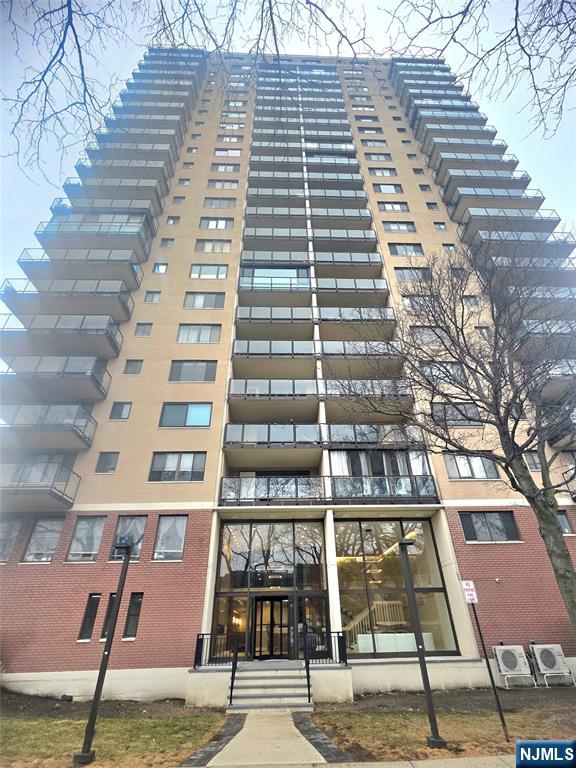 1203 River Road 15G - Photo 1