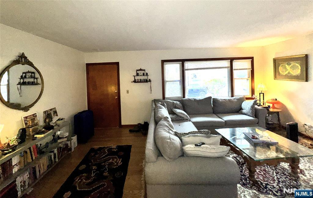 34 Burns Avenue 1 - Photo 3