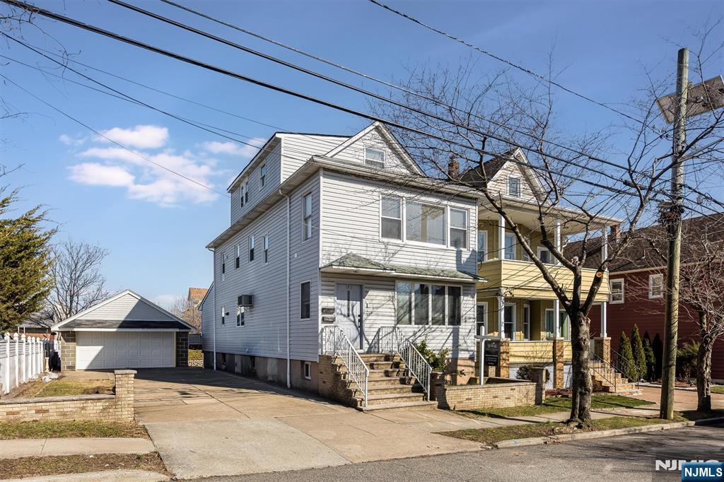 182 Pierre Avenue - Photo 1