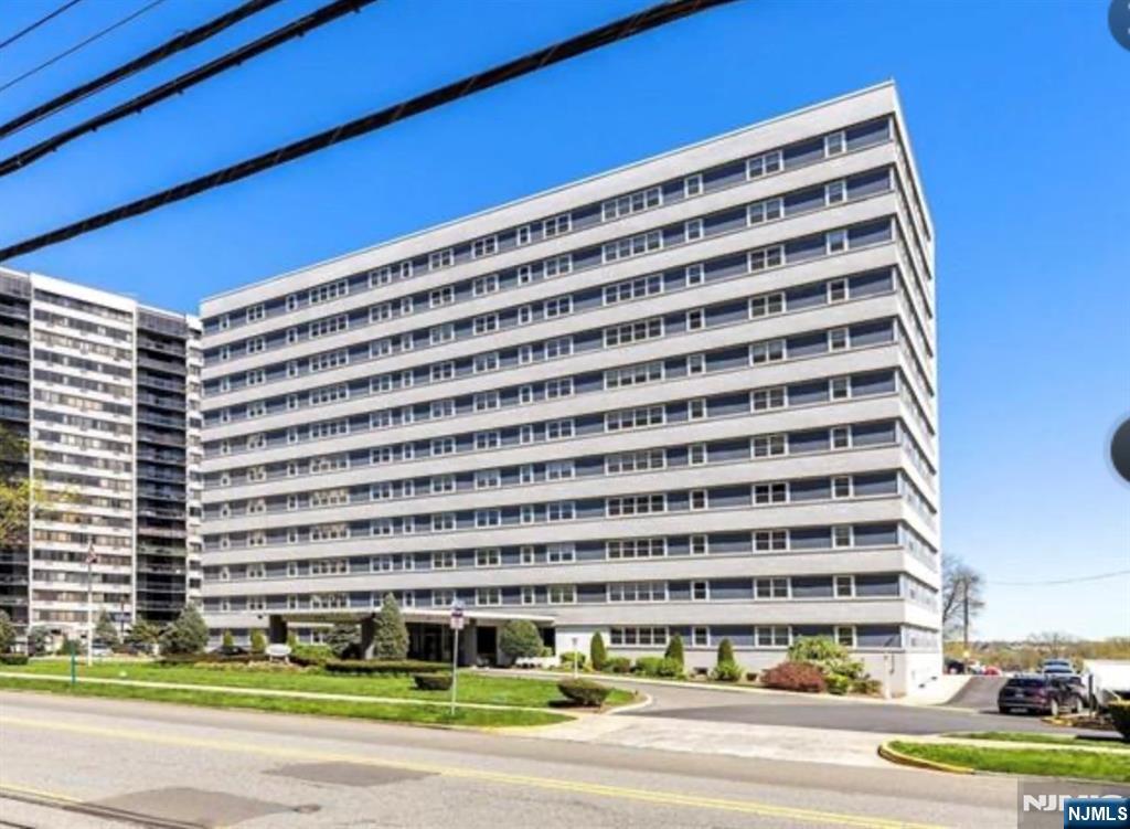 280 Prospect Ave #5D, Hackensack, NJ 07601