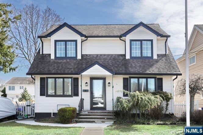 88 Alberta Dr, Saddle Brook, NJ 07663
