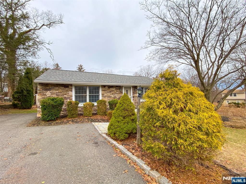 28 Woodside Drive - Photo 4