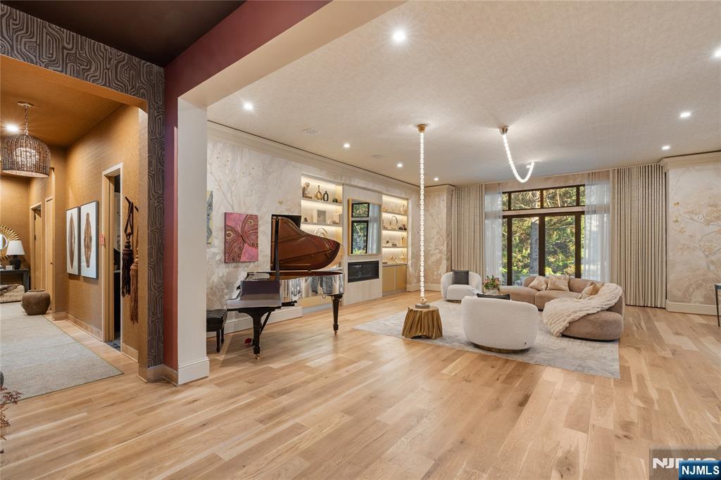 48 Pleasant Avenue - Photo 4