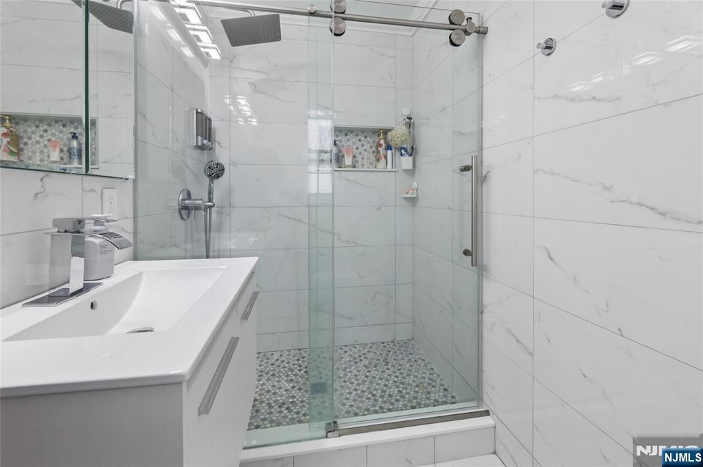 52 Hillside UNIT B, Tenafly, NJ, 07670