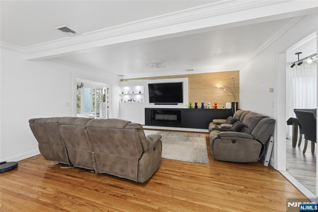 52 Hillside UNIT B, Tenafly, NJ, 07670