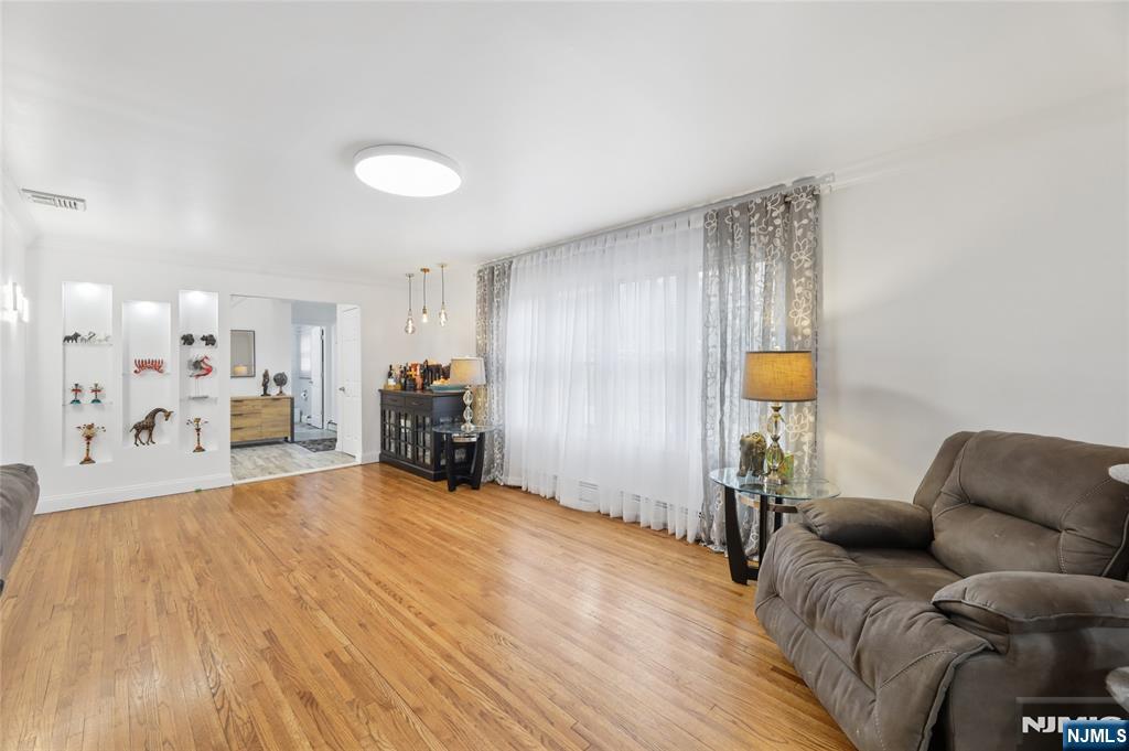 52 Hillside UNIT B, Tenafly, NJ, 07670