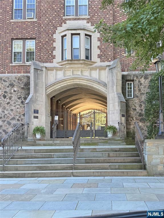 275 Engle Street #P4