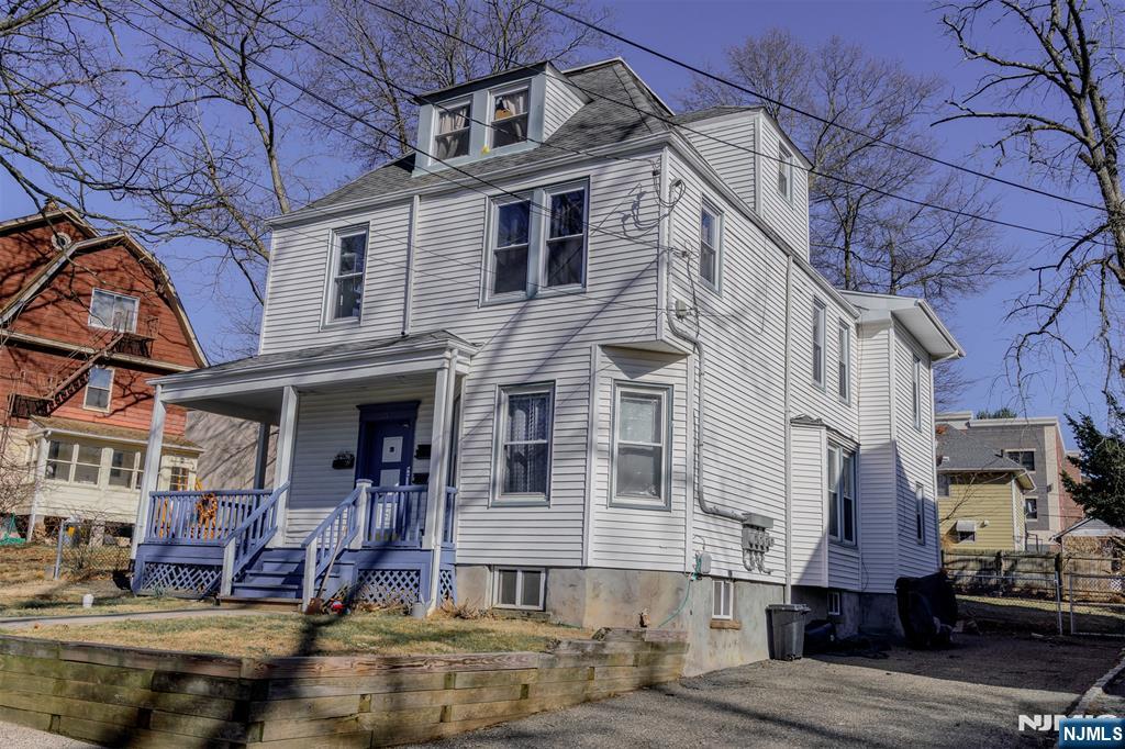 15 Lakeview Place