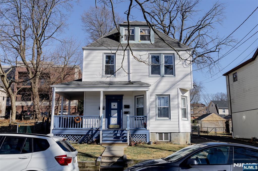 15 Lakeview Place