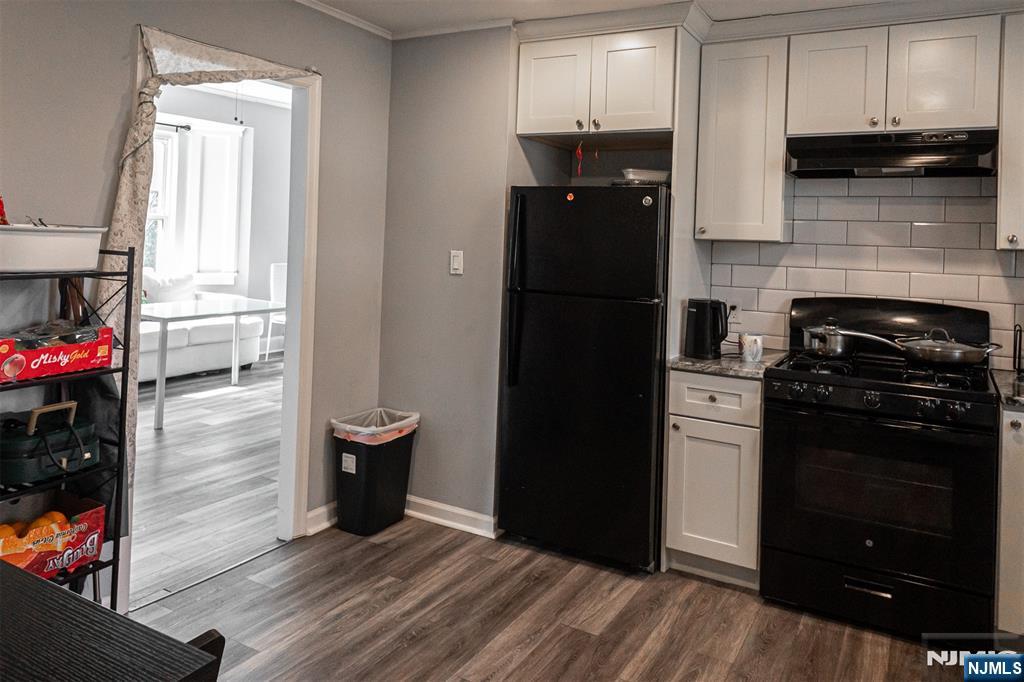 15 Lakeview Place