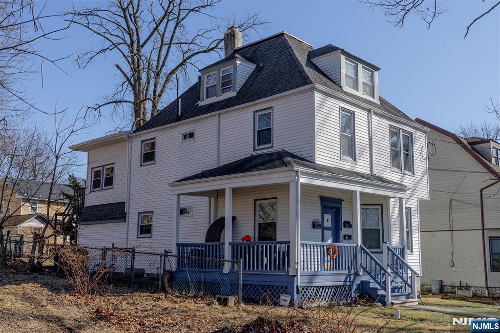 15 Lakeview Place