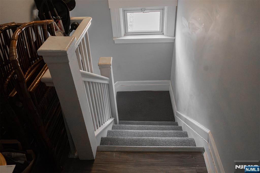 15 Lakeview Place