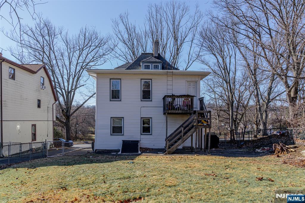 15 Lakeview Place