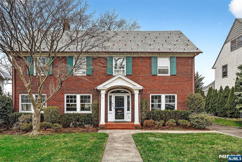 $1,349,000 Colonial