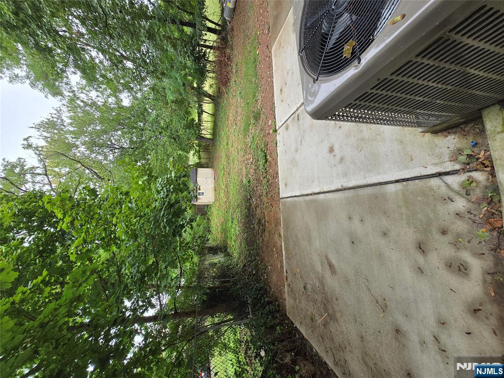 285 W Palisade Avenue - Photo 5