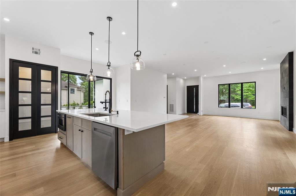 1 Bancroft Place — photo 11