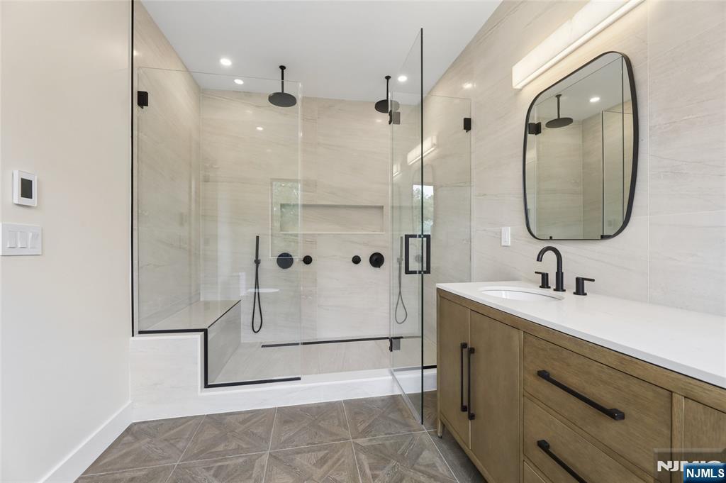 1 Bancroft Place — photo 27