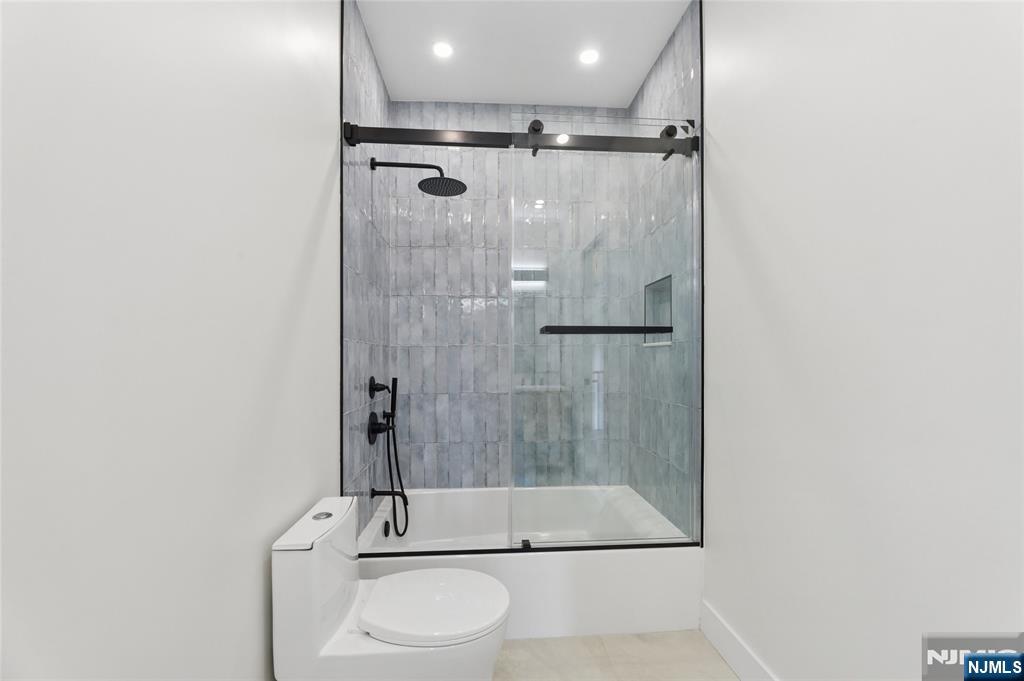 1 Bancroft Place — photo 31