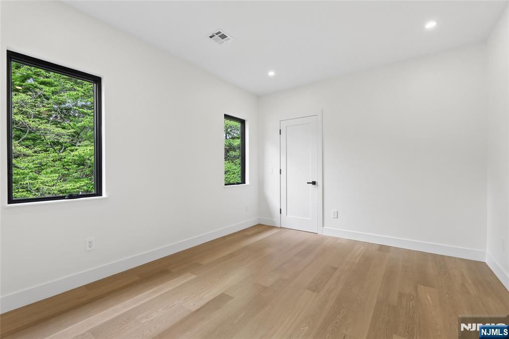 1 Bancroft Place — photo 32