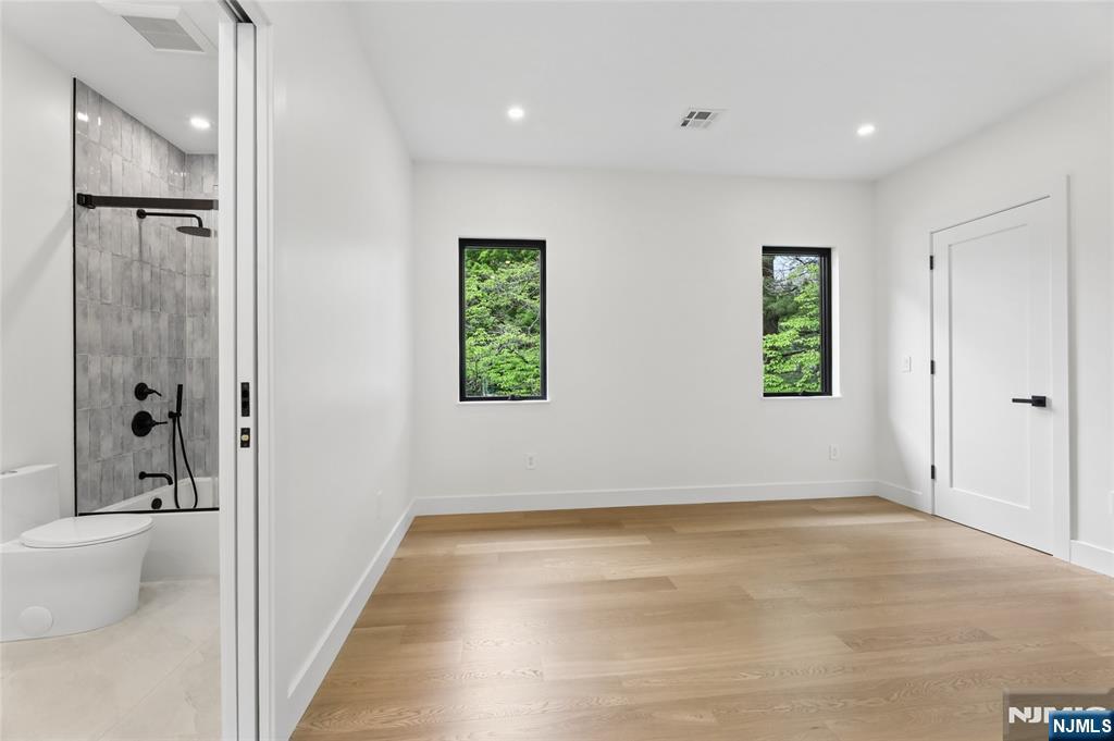 1 Bancroft Place — photo 33