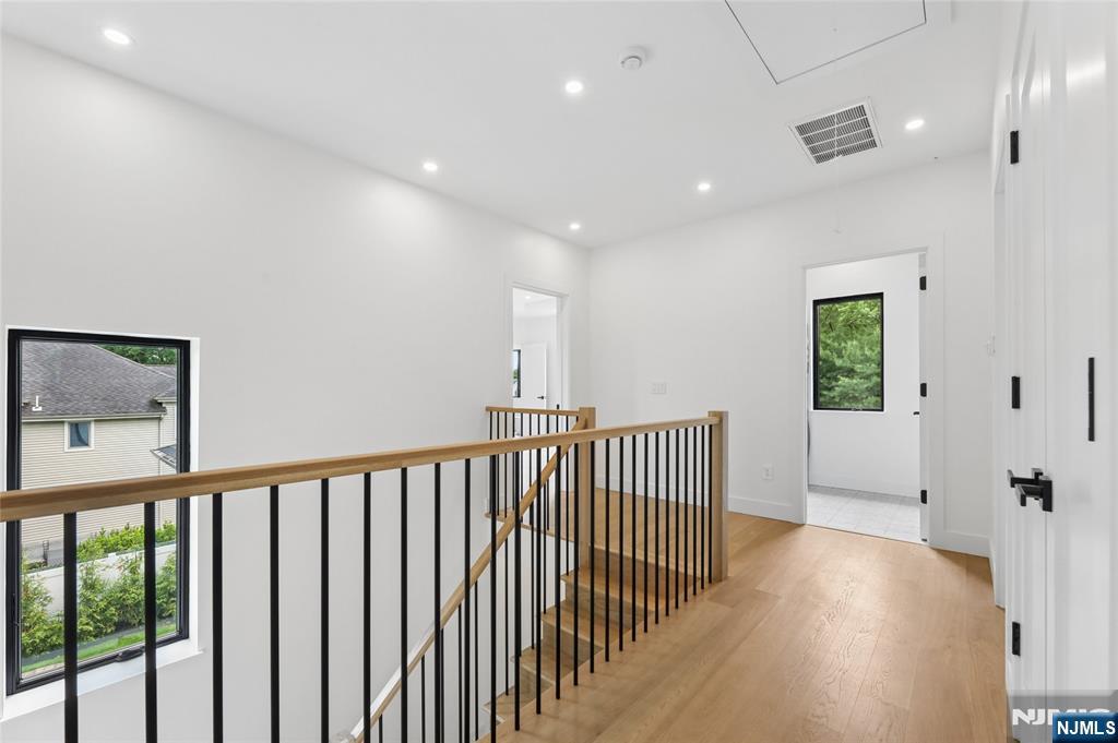 1 Bancroft Place — photo 34