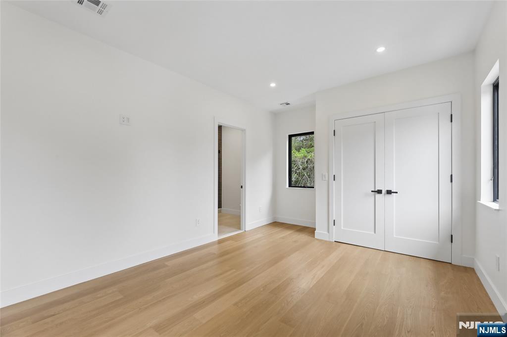 1 Bancroft Place — photo 36