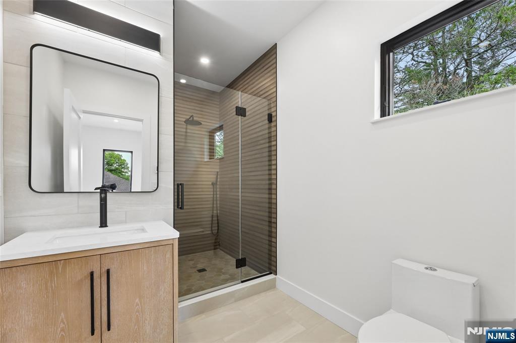 1 Bancroft Place — photo 38
