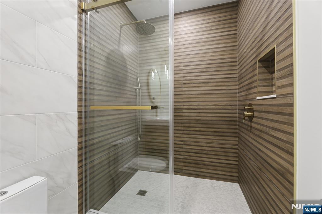 1 Bancroft Place — photo 44