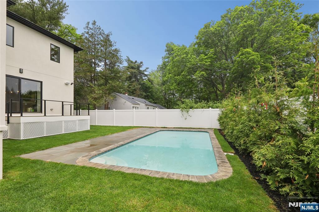 1 Bancroft Place — photo 6