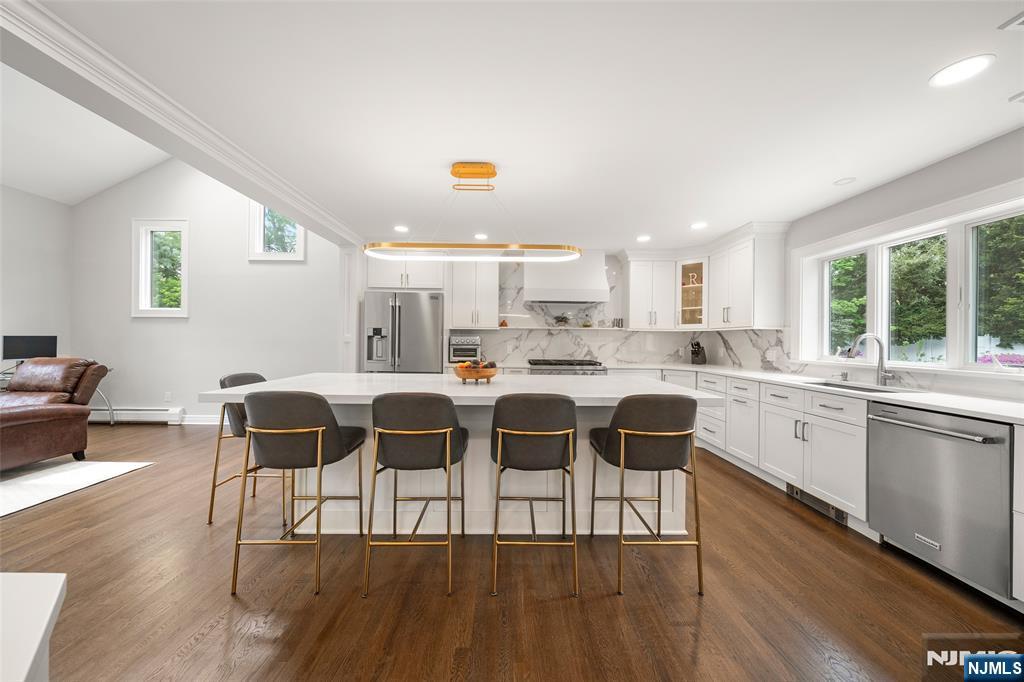 15 Clinton Street — photo 8