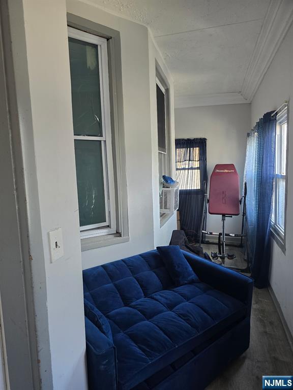 1052 Grove Street - Photo 2