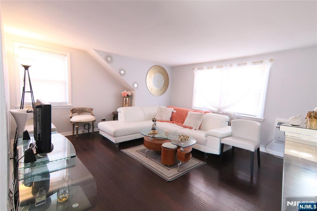 4 Sheridan Street — photo 9