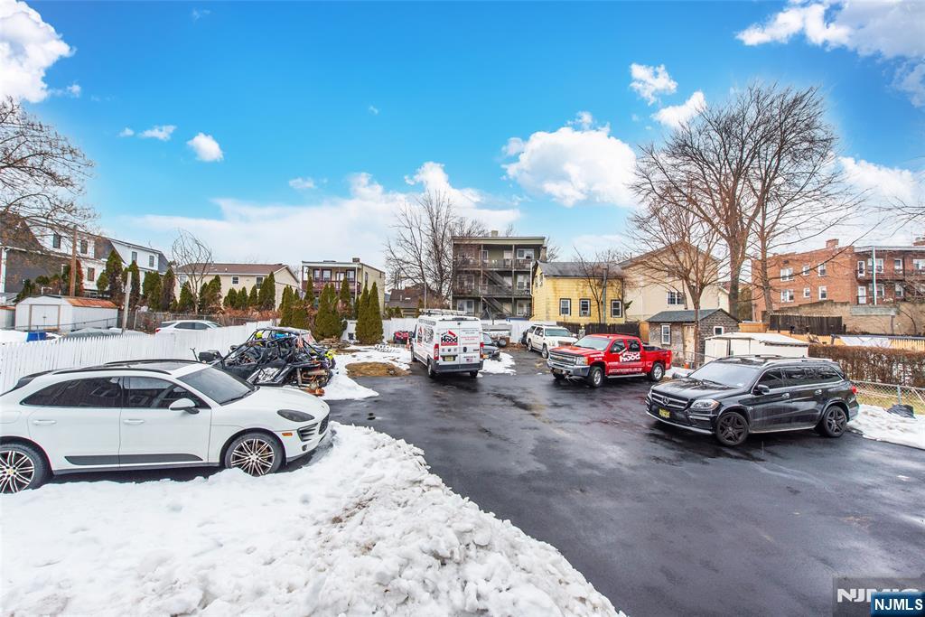 63 Mission Street - Photo 3