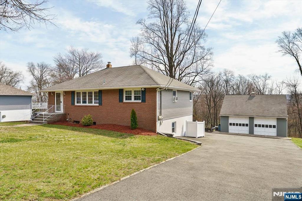 245 Barnert Avenue - Photo 2