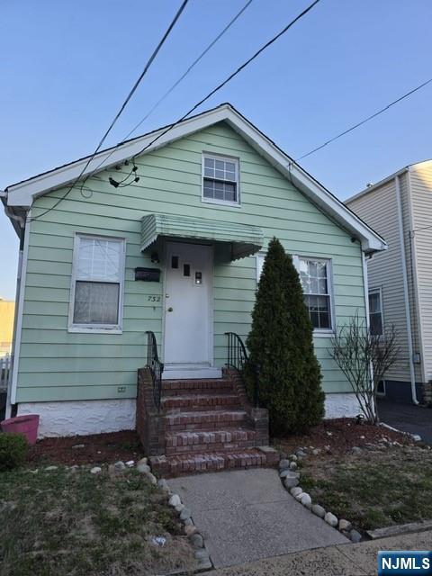 732 Essex Avenue - Photo 1