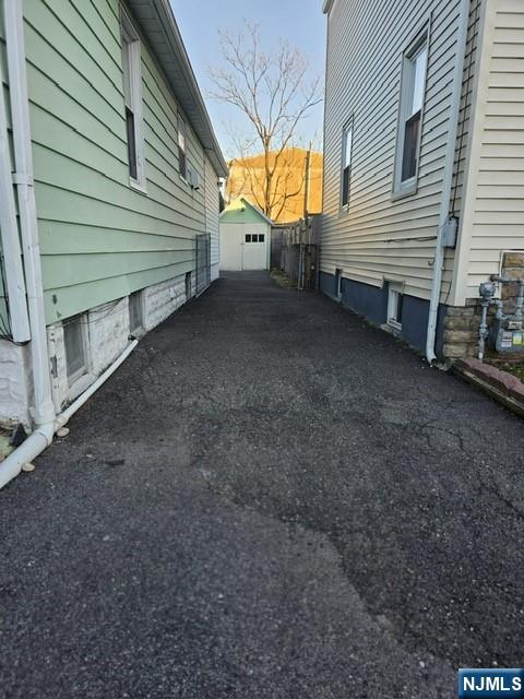 732 Essex Avenue - Photo 2