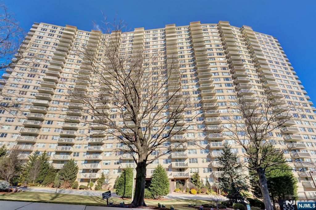 555 North Avenue 12 A - Photo 1