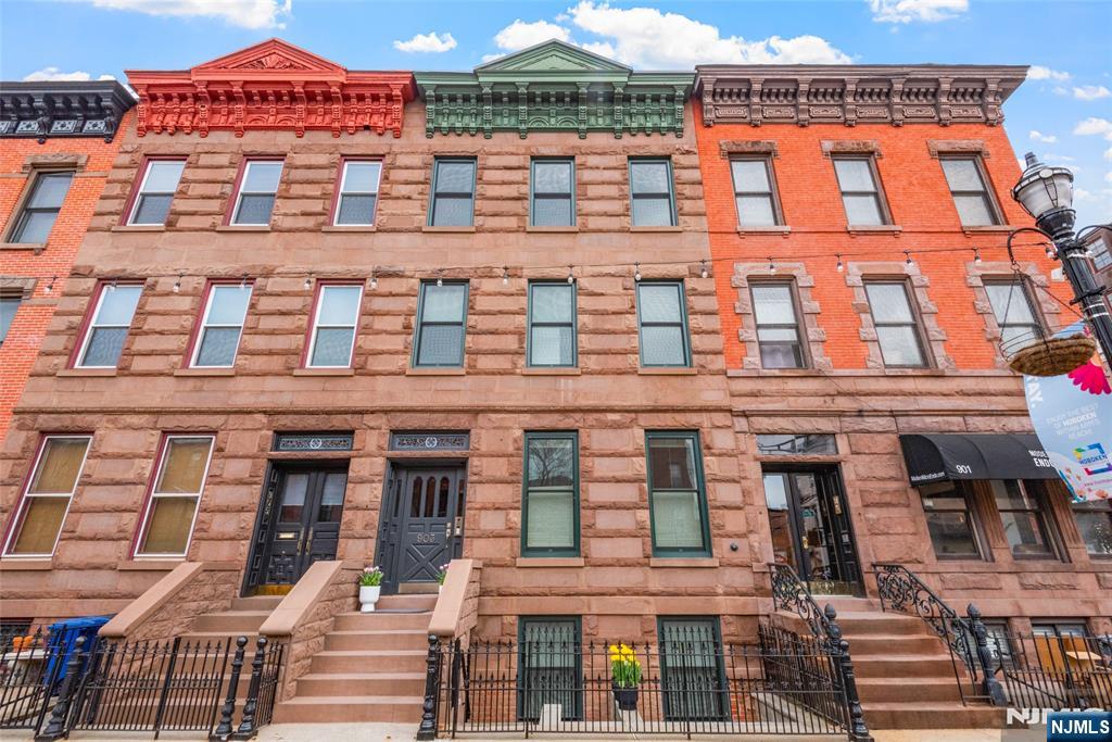 903 Washington Street - Photo 1