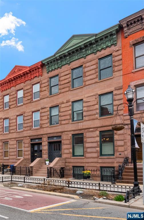 903 Washington Street - Photo 2