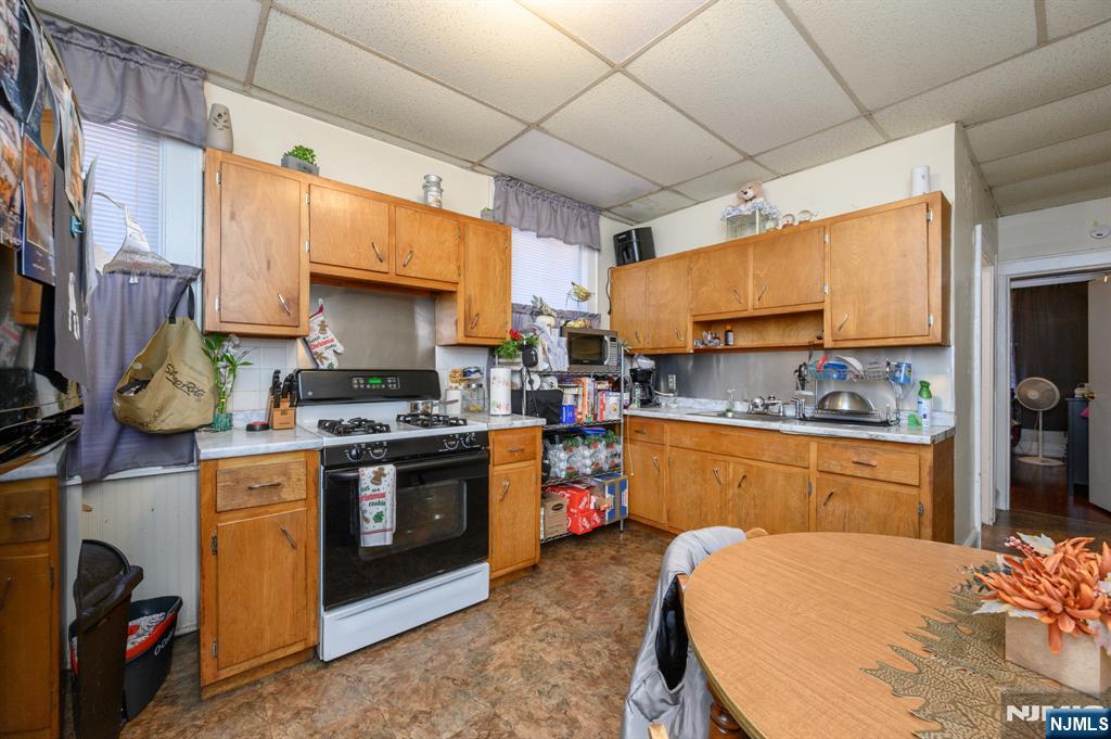 427-429 N 12th Street - Photo 3