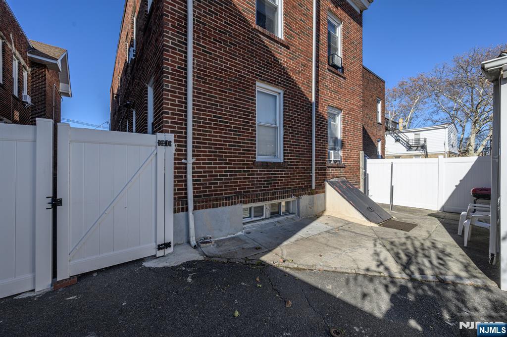 427-429 N 12th Street