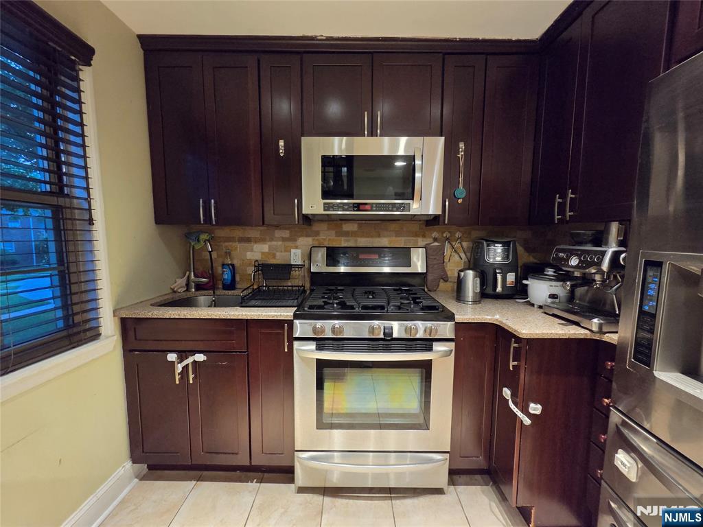 1267 Anderson Ave #1, Fort Lee, NJ 07024