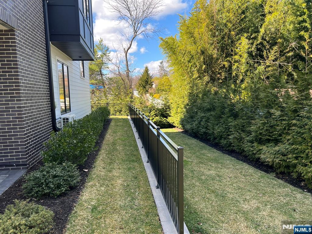 2 Skye Drive, Paramus, NJ, 07652