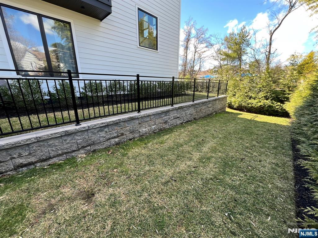 2 Skye Drive, Paramus, NJ, 07652