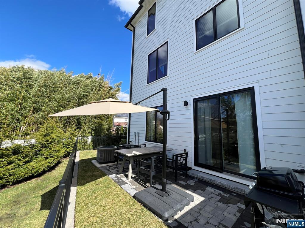 2 Skye Drive, Paramus, NJ, 07652